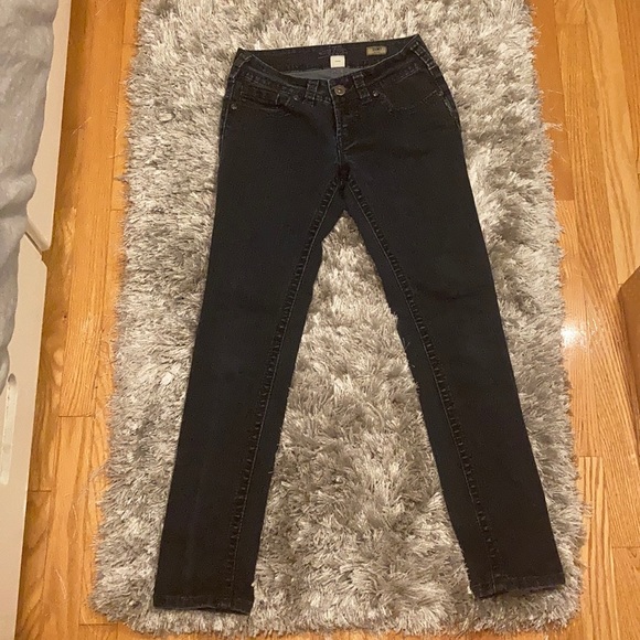 Silver Jeans Denim - ☀️2/$15☀️ Silver Jeans-Suki Skinny Stretch